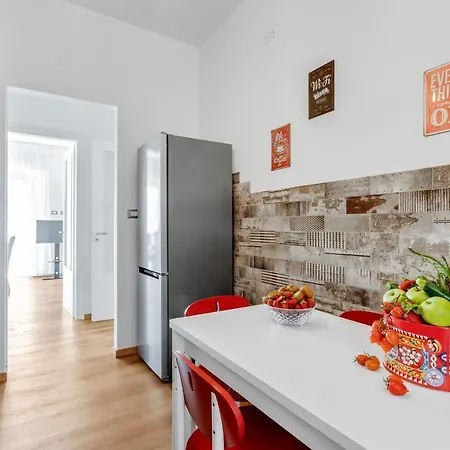 Residenza Dei Poeti - Roomy And Modern Flat