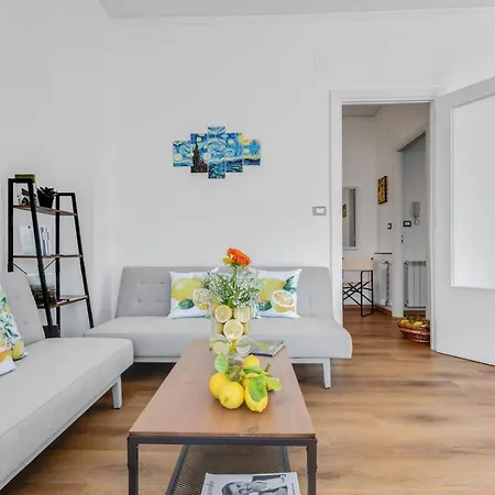 Residenza Dei Poeti - Roomy And Modern Flat Apartment