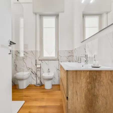 Residenza Dei Poeti - Roomy And Modern Flat Apartamento