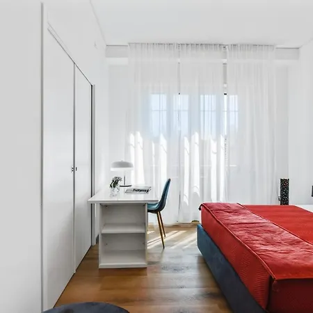 Residenza Dei Poeti - Roomy And Modern Flat *